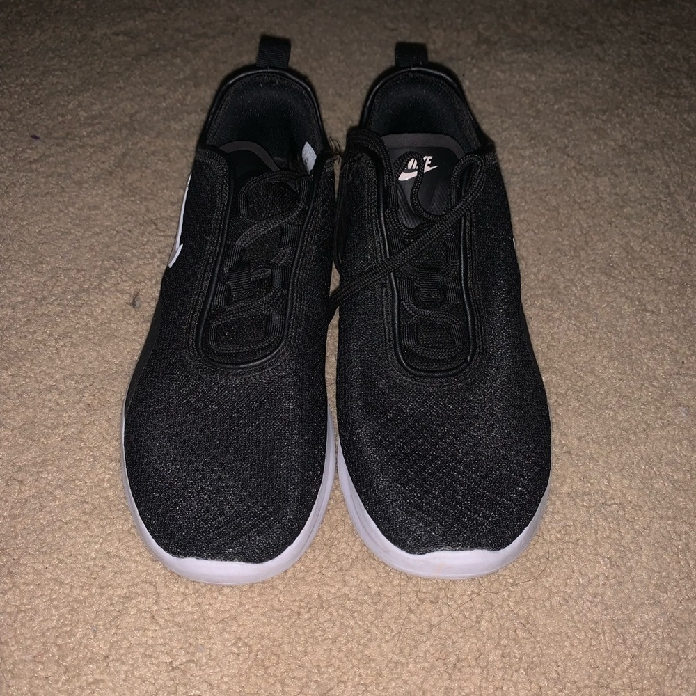 Nike air maxes
